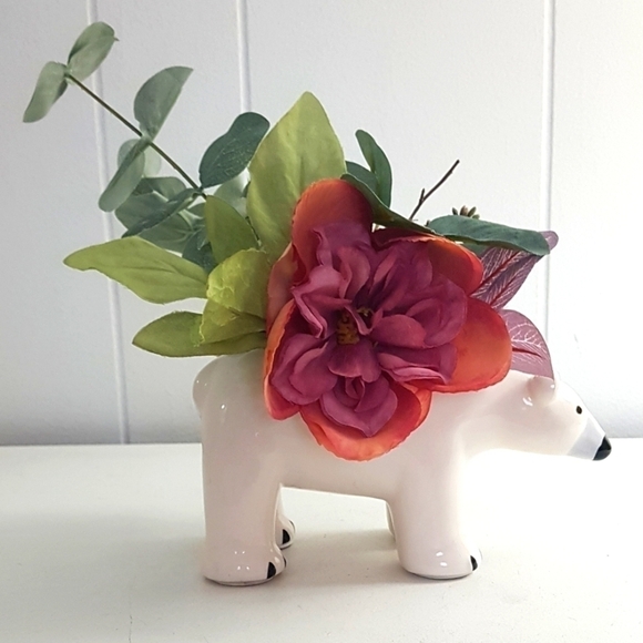 Ceramic Polar Bear Ikebana Vase - Picture 8 of 8